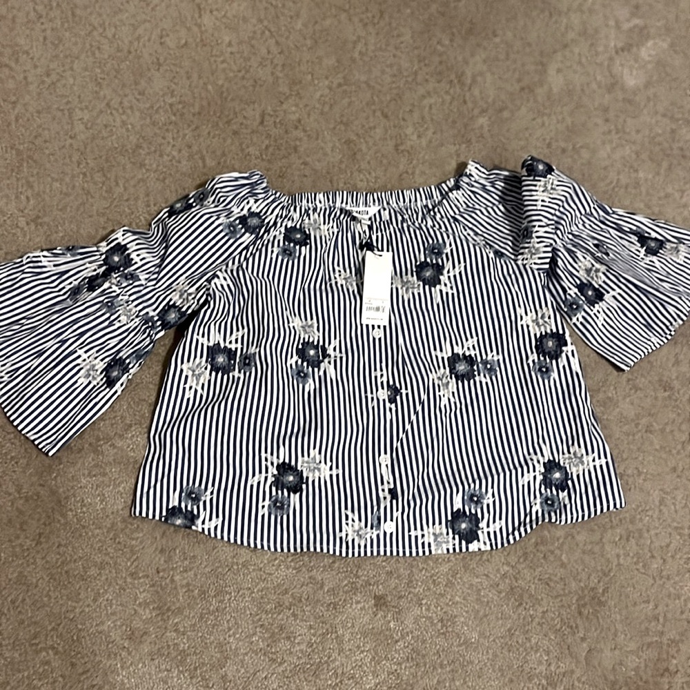 Bb Dakota off the shoulder blue/white top